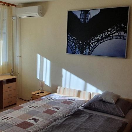 Hegyalja Apartman Залаэгерсег Экстерьер фото