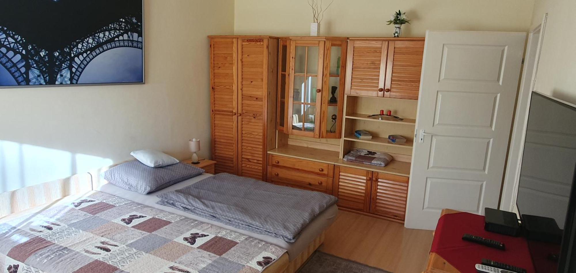Hegyalja Apartman Залаэгерсег Экстерьер фото