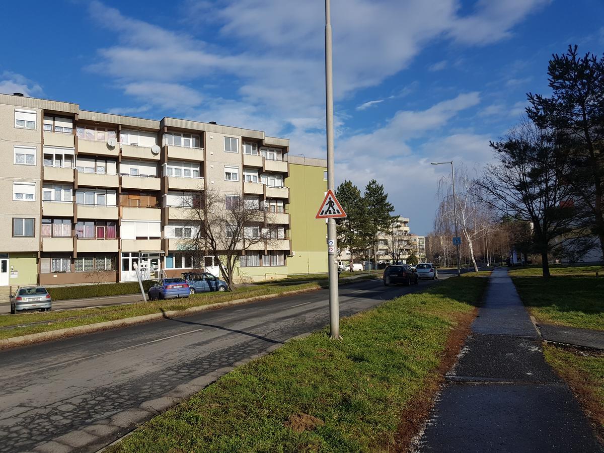 Hegyalja Apartman Залаэгерсег Экстерьер фото