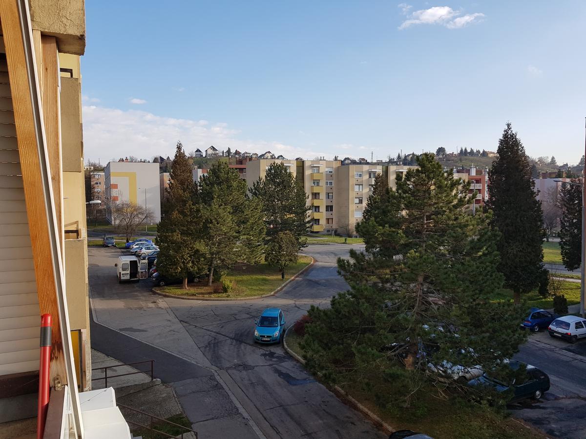 Hegyalja Apartman Залаэгерсег Экстерьер фото